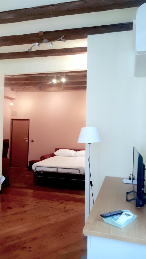Ferienwohnung Monolocale In Centro A Verona Exterior foto